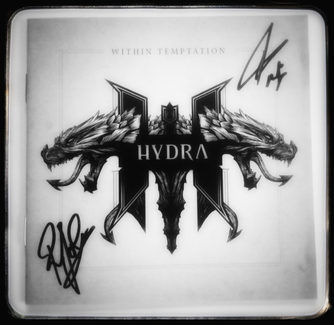 within hydra pochette