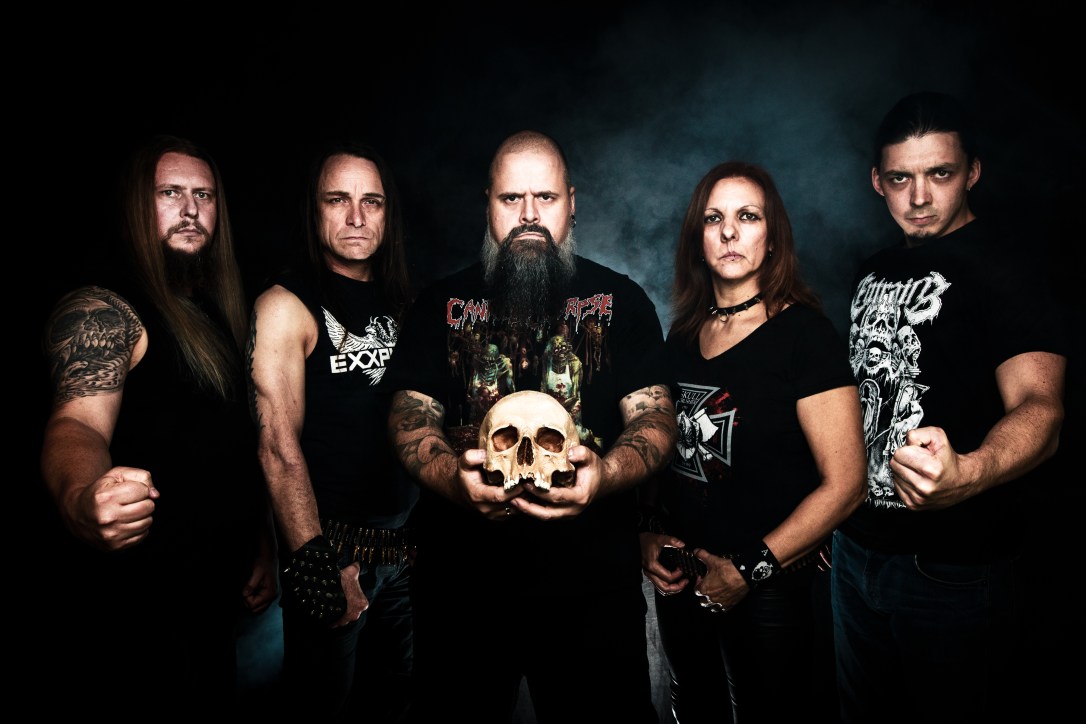 SABIENDAS (2) by Dennis Hundenborn